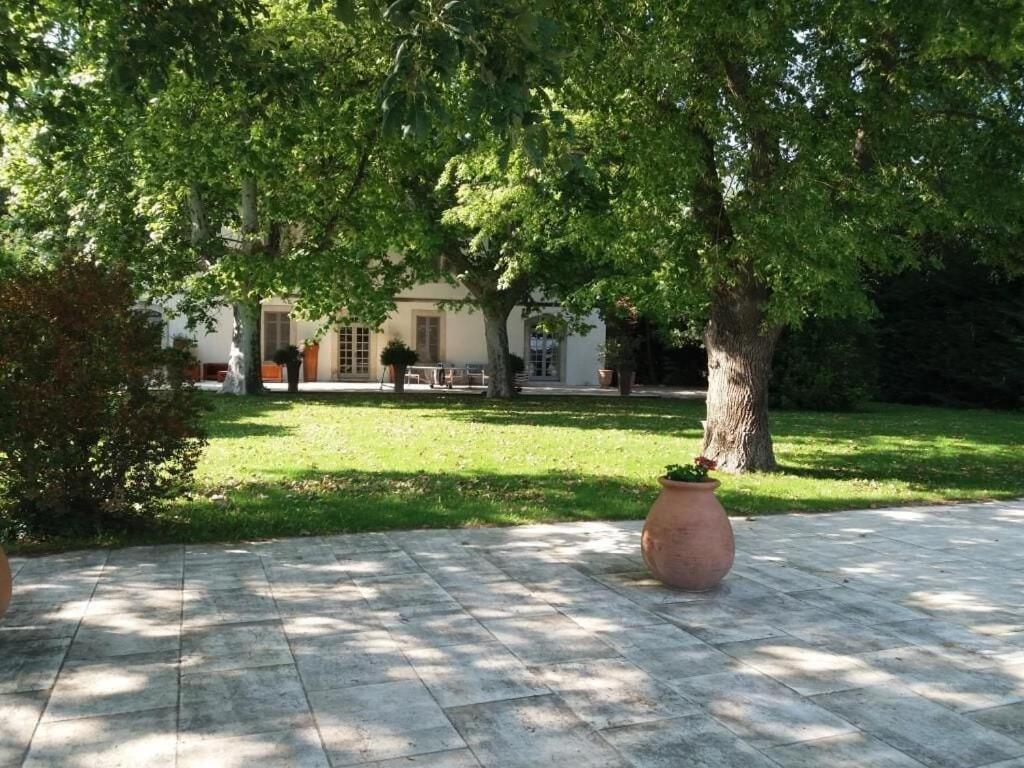 Mas Des Becasses, En Provence - 22 Personnes Villa Arles Exterior photo
