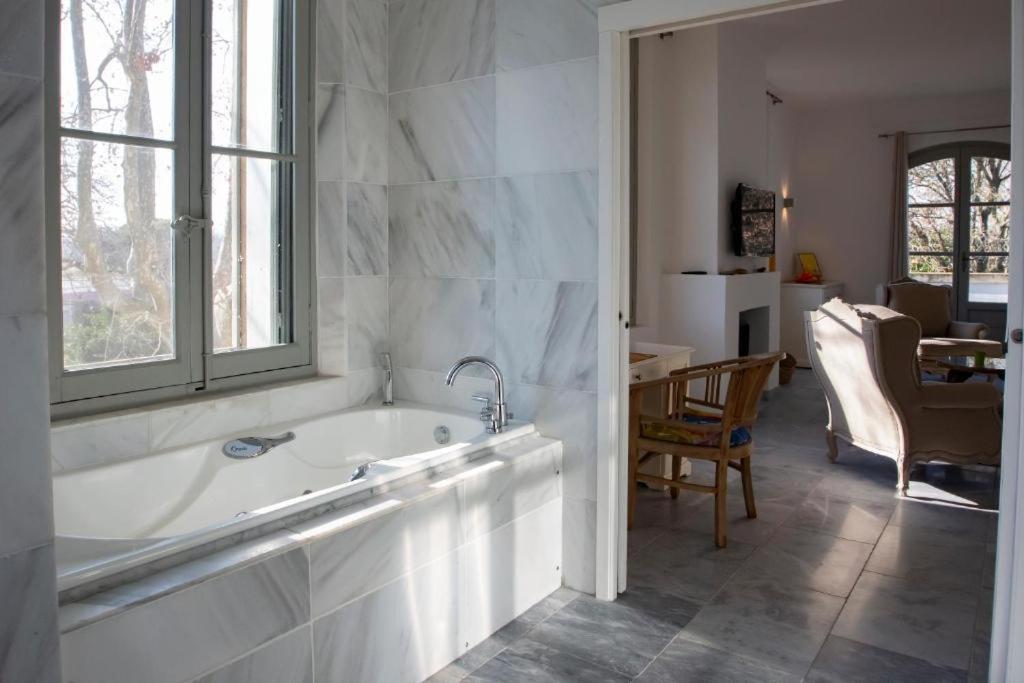 Mas Des Becasses, En Provence - 22 Personnes Villa Arles Exterior photo